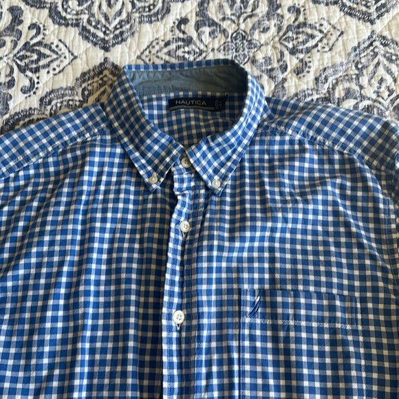 Nautica Men's Blue and White L/S Checkered 100% Cotton Button-down Shirt - Picture 1 of 4